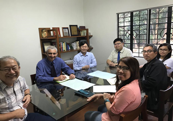 Meeting with Dr Carlos Villaraza, Principal Engineer (left) and officers of Geohazards Structural Earthquake Engineering Design Consultants 